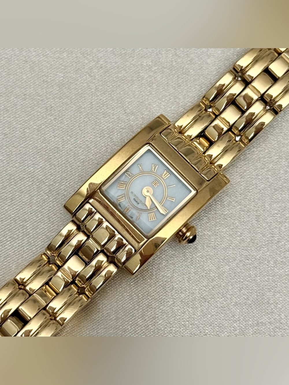 AUTHENTIC RARE VINTAGE GIVENCHY MOTHER-OF-PEARL DAINTY WATCH - Picture 5 of 7